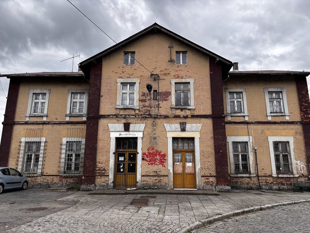 Pociągiem na Lipowski Groń. Skoczów - Równica - Trzy Kopce Wiślańskie - Cyrla -Wisła (Beskid Śląski) 
peakd.com/hive-191315/@k…