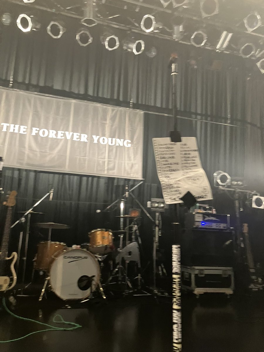 14_makuahine's tweet image. 昨晩のライブをどんな言葉にしたら良いのか 幸せすぎて2時間が一瞬すぎたけどもんの凄く満たされました 出会えて良かったって何度も何度も思った エバヤンをスルーしてしまう人生じゃなくて良かった 残りの人生にエバヤンがいてくれて良かった
心からそう思う
#エバヤン
#THEFOREVERYOUNG