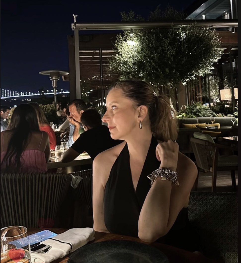 Anlayışları,sevgileri,merhametleri,özeleştirileri,sabırları,duyarlılıkları,derinlikleri,incelikleri güzelliklerle besleyelim....GÜZEL AHLAK; SAĞLAM KİŞİLİK , SORUMLULUK BİLİNCİNİN TEMELİDİR.....#tbt