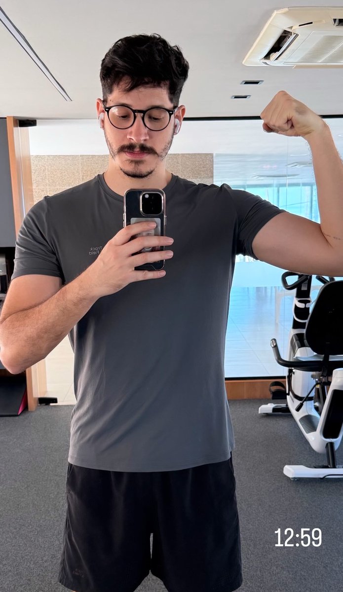 whomath's tweet image. que pump mixuruca kkkk