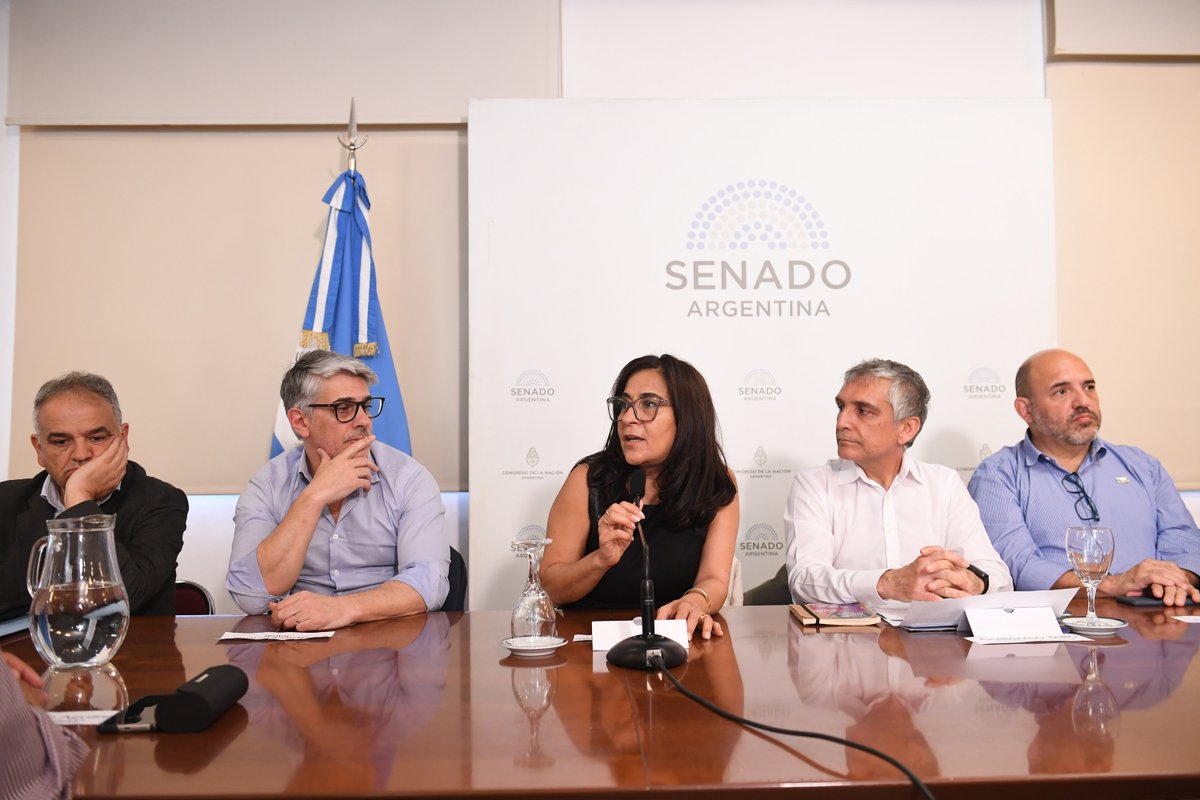SATSAIDnacional's tweet image. 🇬🇲✊ SATSAID PARTICIPÓ JUNTO A LA @MULTISECTORIAL_ EN LA COMISIÓN DE LIBERTAD DE EXPRESIÓN DEL SENADO

⚠️ El encuentro en el @SenadoArgentina fue motivado ante la grave preocupación del sector de la comunicación y la cultura por la amplia vulneración de derechos que implican…