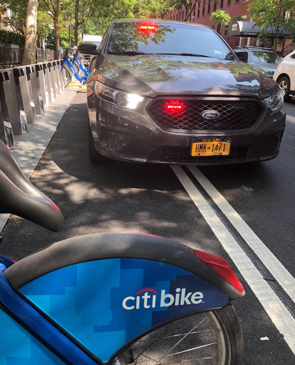 👉 Reminder to all! 
Please obey pavement marking 👉 do not ride your bike the wrong way 👉 do not disobey traffic control devices 👉 if you do, you will receive a summon!
#Visionzero