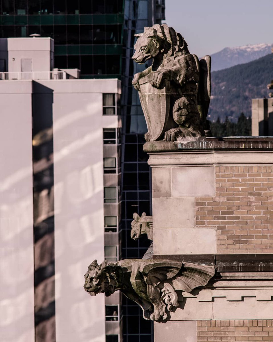 Join me #Notch8 <a href="/FairmontVan/">Hotel Vancouver</a> this Wednesday AND Saturday 4-730 for #newgrooves and #finedining in the heart of #Downtown #Vancouver. #performing for <a href="/SiegelEnt/">Siegel Entertainment</a> and #HotelVancouver.
(the artwork of me was a gift from a guest last week that enjoyed my performance!)