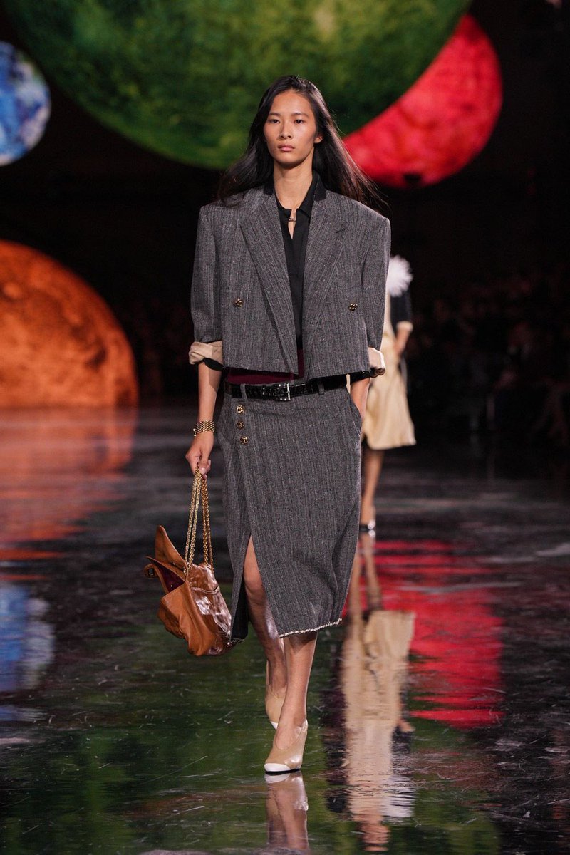 jacquemusx's tweet image. The classic Chanel woman is sexier than ever.