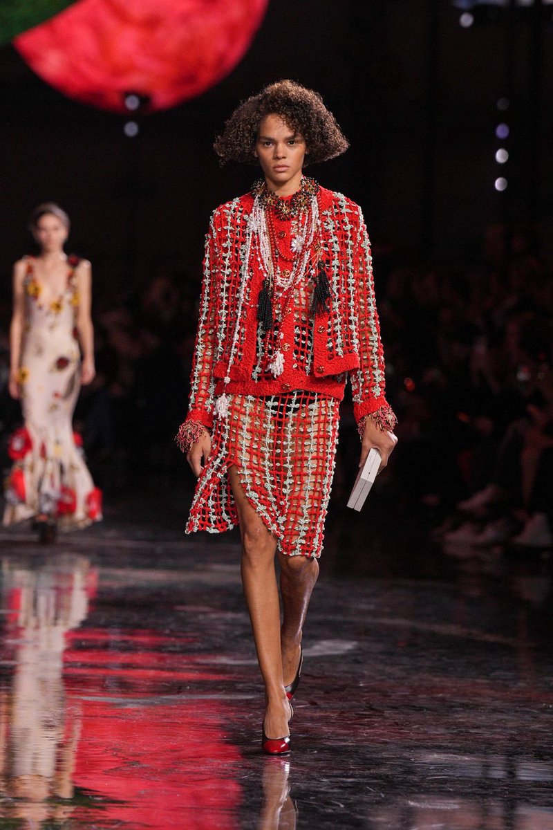 jacquemusx's tweet image. The classic Chanel woman is sexier than ever.