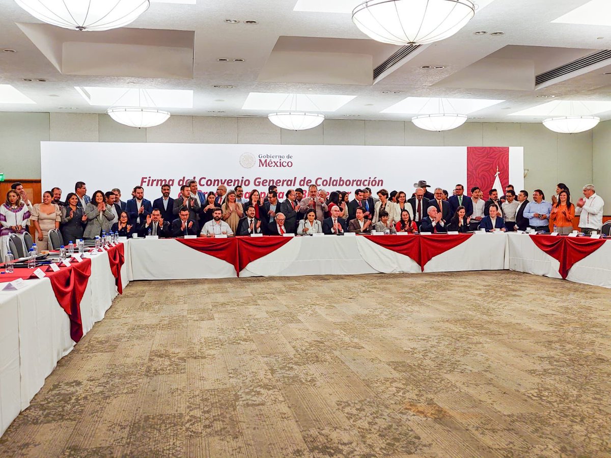 A_MontielR's tweet photo. Hoy firmamos el Convenio General de Colaboración de Programas para el Bienestar, junto a @carlosgtorres_, Coordinador General, así como secretarios, coordinadores y delegados de todo el país.
Unidos por un mismo propósito: garantizar el #Bienestar, con justicia social y amor al pueblo de México. 

#HumanismoMexicano
#PrimeroLosPobres