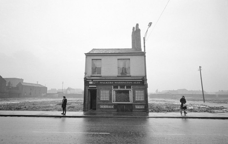 deryainciderya's tweet photo. John Bulmer

Lonely Pub, Yorkshire, 1964 https://t.co/c3n2JNzoJr