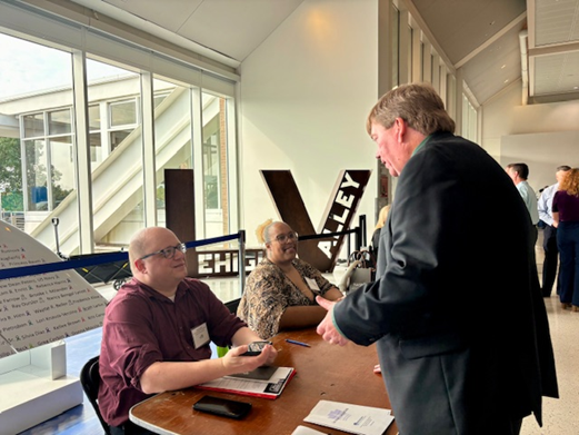 At the Meet the Buyers Expo + Resource Fair, County Exec McClure highlighted new opportunities for small businesses to connect, grow, and thrive in Northampton County. 💼✨
