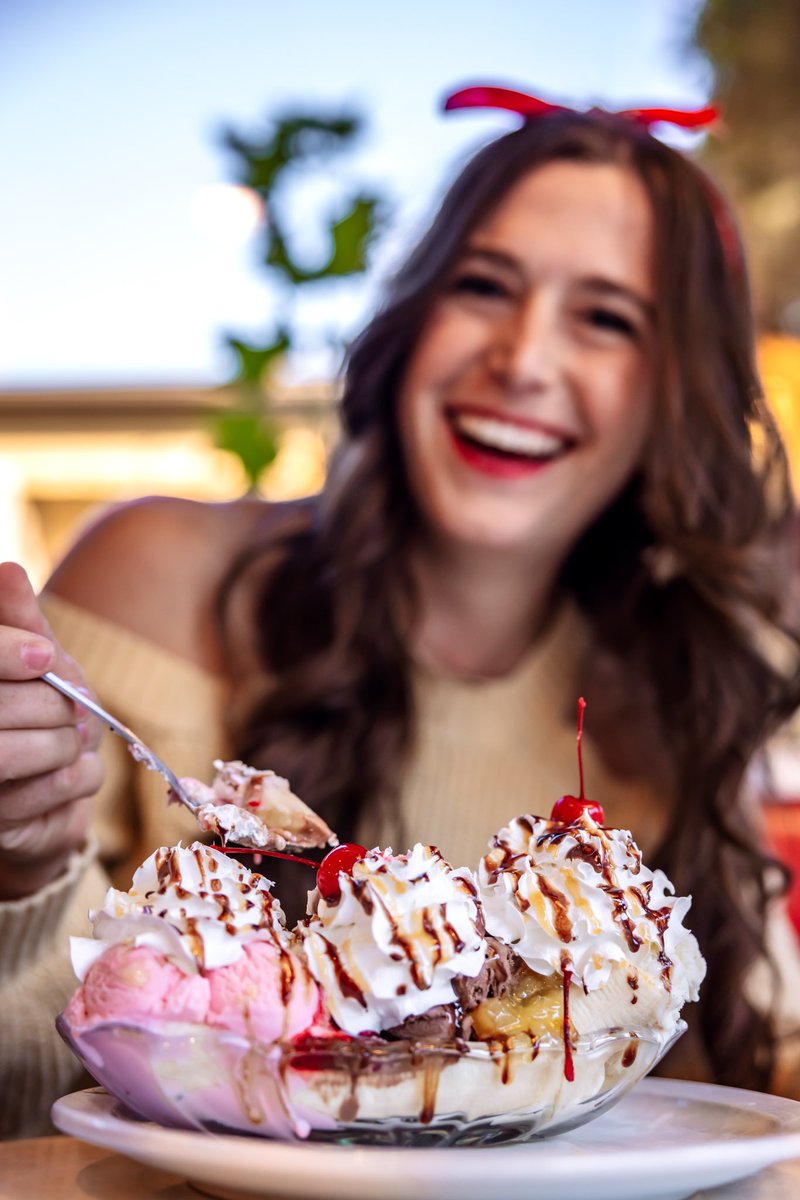 Krystalkingmus's tweet image. Fall break ❤️ #happyfall #fall #Autumn #icecream #photograph #SelfCare