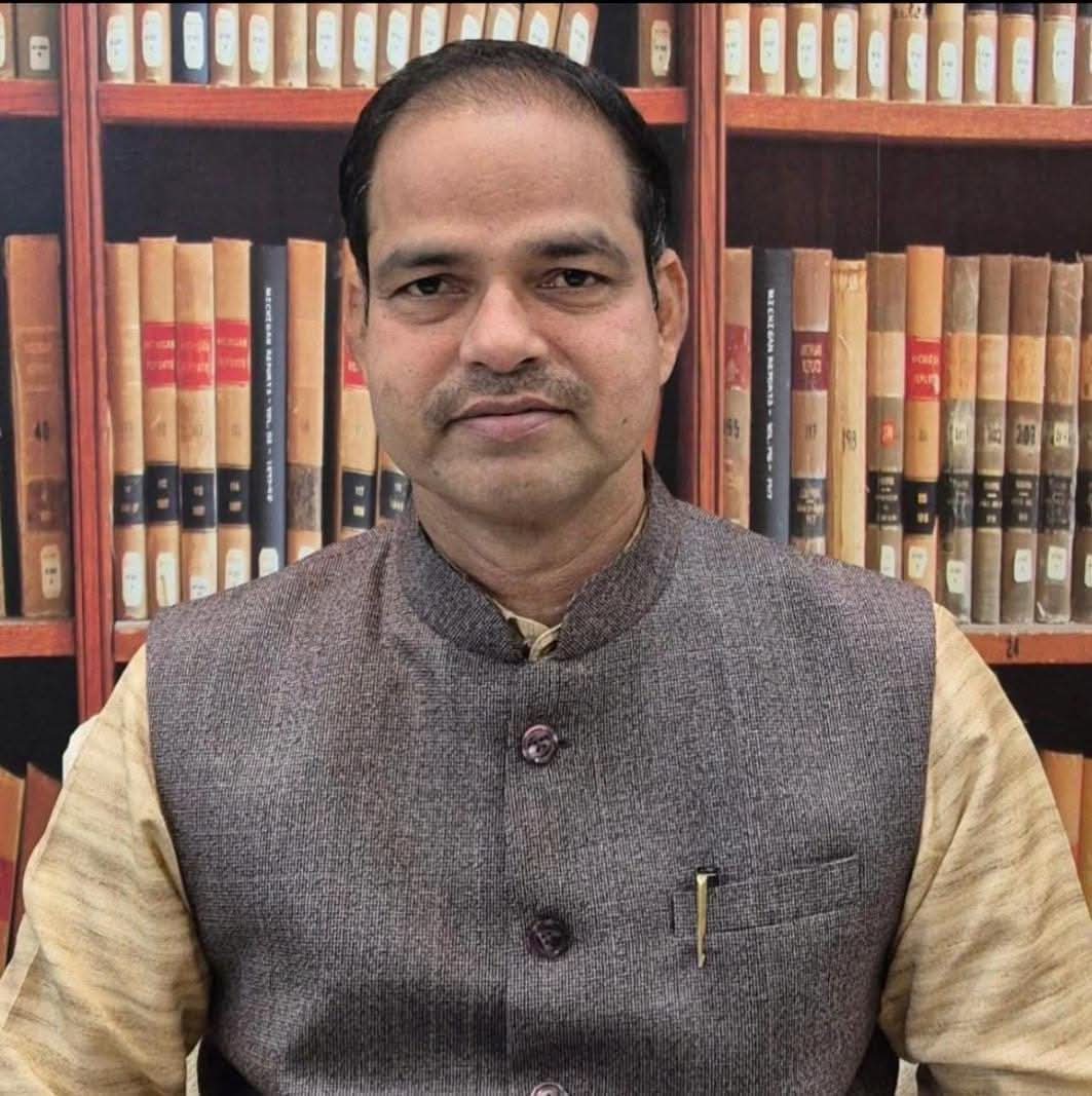 chandan750440's tweet photo. ରାଜ୍ୟ ଆଇନଜୀବି ପରିଷଦର ସଭ୍ୟ  ବରିଷ୍ଠ ଆଇନଜୀବି ତଥା ବ୍ରହ୍ମପୁରର ବିଜେପି ନେତା ଆଡଭୋକେଟ୍ ଶ୍ରୀ ପୀତବାସ ପଣ୍ଡାଙ୍କର  ଆମ ସ୍ନେହର ପିତ ଭାଇନା ଙ୍କ ଅକାଳ ବିୟୋଗରେ ମୋର ଅଶ୍ରୁଳ ଶ୍ରଦ୍ଧାଞ୍ଜଳି । ଏତିକି ପ୍ରାର୍ଥନା କରୁଛି।ମୋର ଦାବି ସରକାର ତାଙ୍କୁ ହତ୍ୟା କରିଥିବା ଅପରାଧୀମାନଙ୍କୁ କଠୋର ଦଣ୍ଡ ଦେବାର ବ୍ୟବସ୍ଥା କରନ୍ତୁ।
ଓଁ ଶାନ୍ତି🙏 https://t.co/aUXRCRfxQp