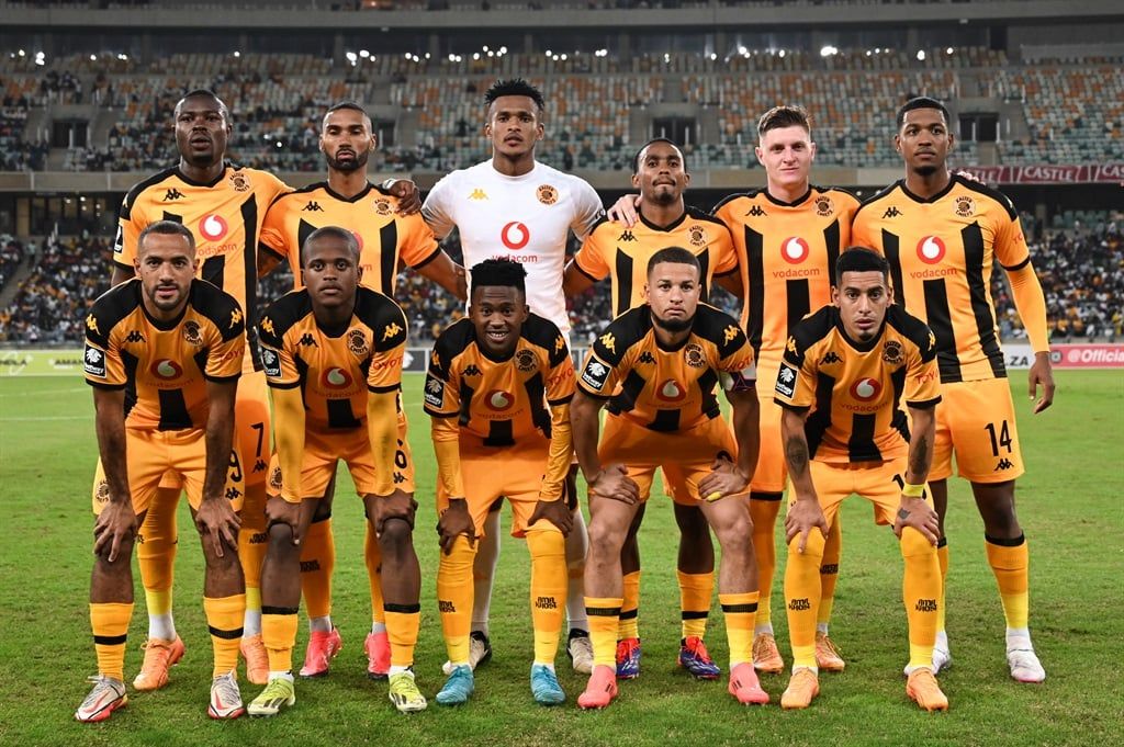 BdBongz's tweet image. @KaizerChiefs 
The team  , don't have finish up. 
Please play #crosses all the time.
Play simply  soccer ⚽.   #Crosses 

1. 
4 5 1 formation  ( to avoid losing  )

2.

Sirino  assisting a striker and wingers. 

3. 
Far wide and long range crosses .

4 
Avoid short distance pass