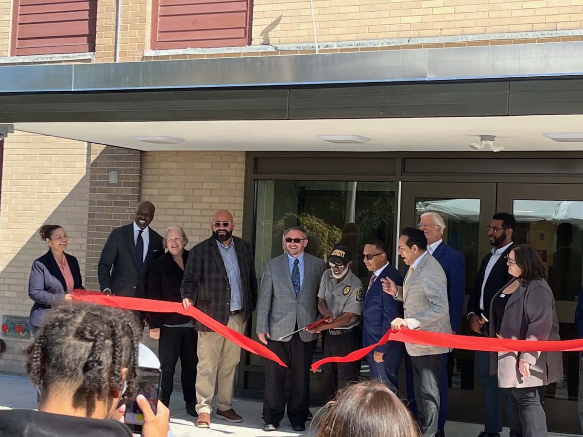 MassDev's tweet image. Colleagues Nate Robinson &amp;amp; Frank Canning joined a ribbon cutting in #SpringfieldMA last week for 29 new units of affordable #supportivehousing serving people experiencing homelessness, a Home City Development project we supported via a tax-exempt bond w/ Easthampton Savings Bank.