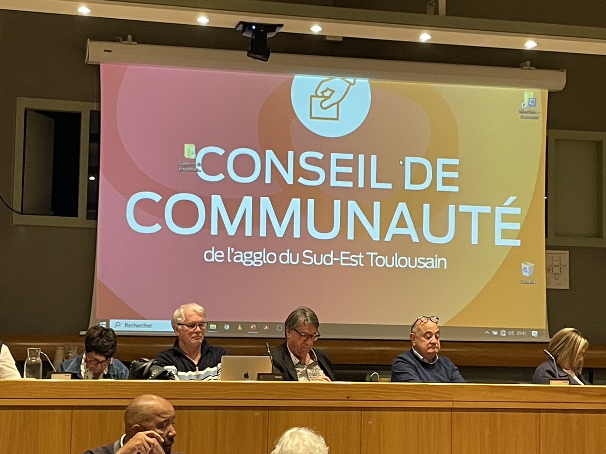 En conseil communautaire <a href="/sicoval31/">Sicoval</a> #CCSicoval : budgets SIAD, SAAD, halte repis, décision modificative, extension du parc du Canal <a href="/VilleRamonville/">Mairie de Ramonville</a> 
<a href="/DiagoraCongres/">Diagora</a>