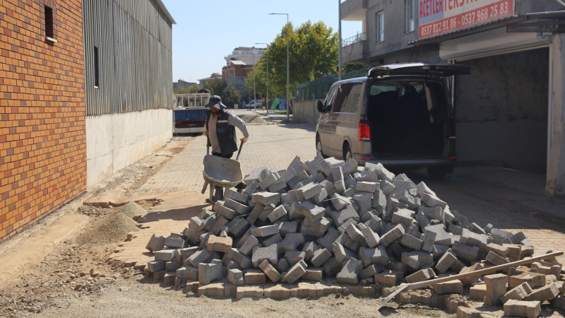 ALTYAPI ÇALIŞMALARININ TAMAMLANDIĞI ALANLARDA YOĞUN MESAİ
<a href="/btmnbld/">Batman Belediyesi - Şaredariya Êlihê</a> 
batmanobjektif.com/altyapi-calism…