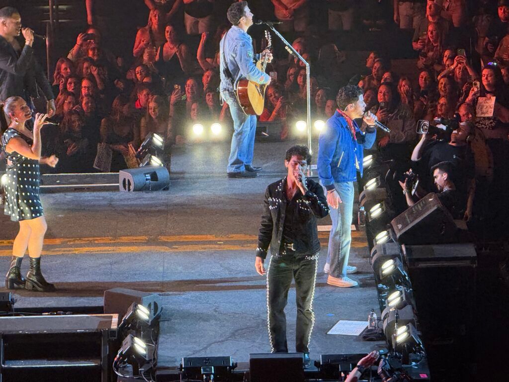 ListenIowa's tweet image. REVIEW: Jonas Brothers, Casey's Center, 10.5.25
buff.ly/ACQMJdb 
@iaeventscenter