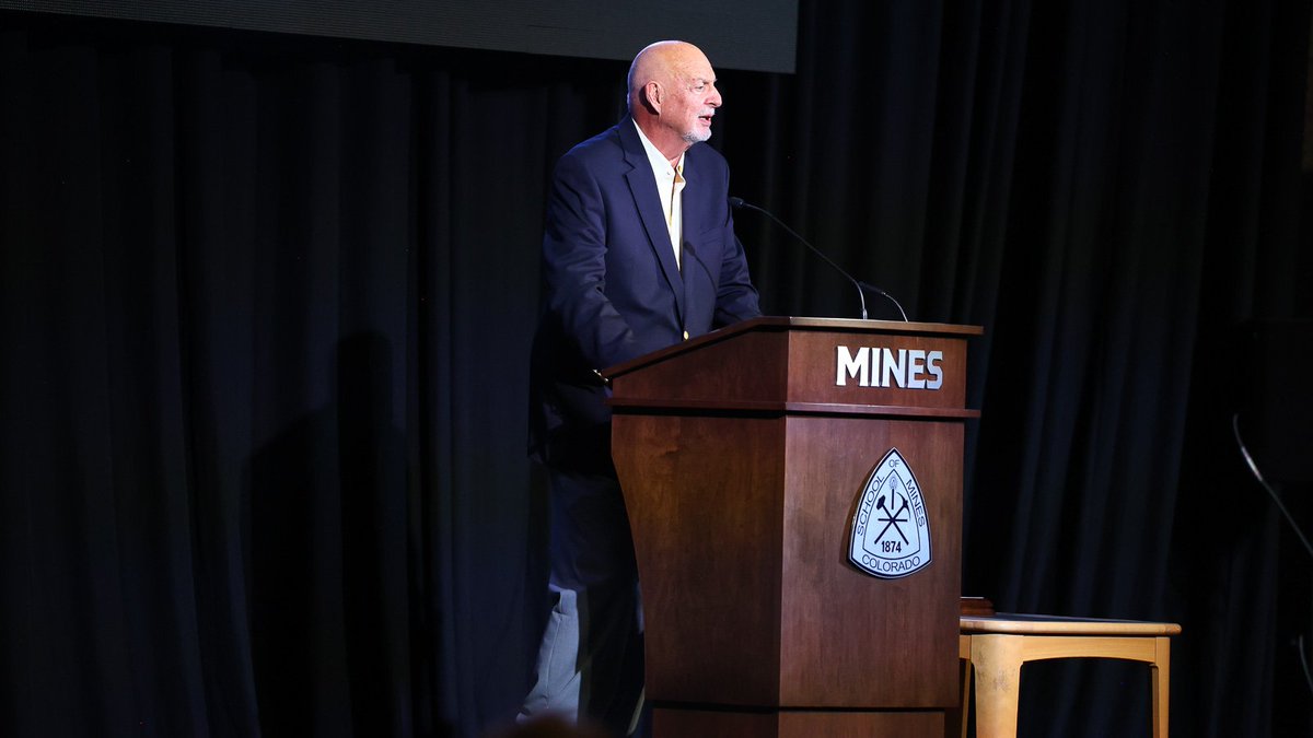 minesmbb's tweet image. Had a wonderful time celebrating the induction of one of our all-time greats into Harry D. Campbell Oredigger Hall of Fame over the weekend! Congratulations Joe Butkovich on the honor!

#HelluvaEngineer