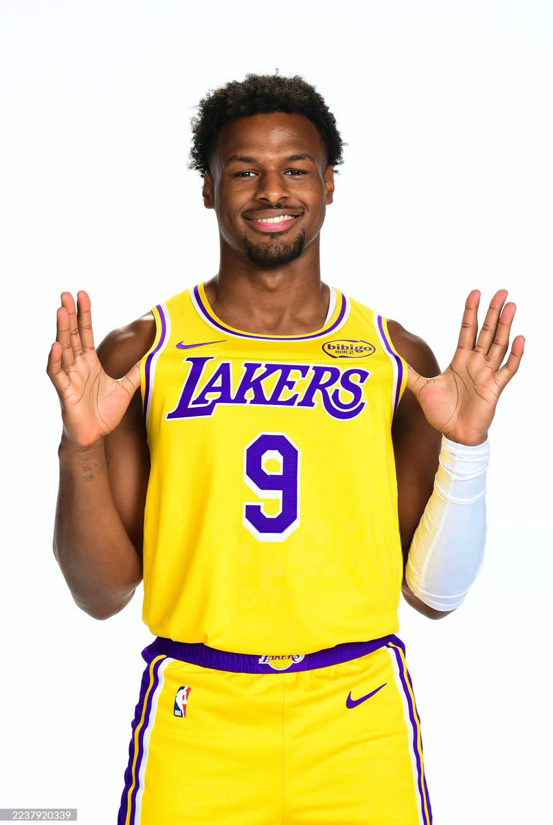 LakeShowYo tweet media