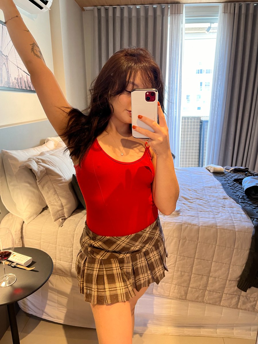 YumiSweetFever's tweet photo. Choking on it, legs shaking, cum dripping down my thighs. I want all of it. FREE LINK ⬇️ https://t.co/Kk6oRshVWS