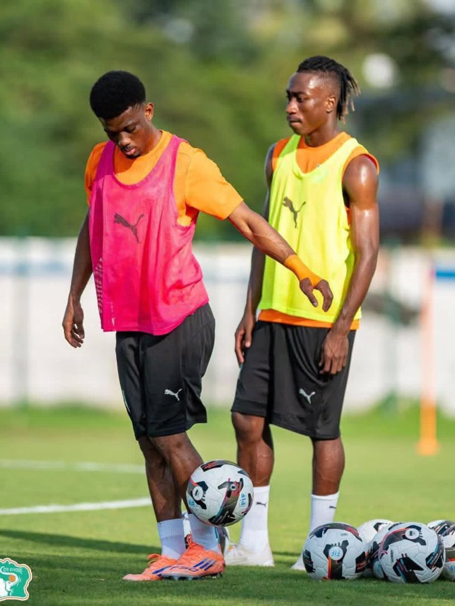 PlanetFutbal's tweet image. 📷 Pacome Zouzoua ameanza mazoezi kwenye Kikosi cha timu ya Taifa ya Ivory Coast kinachojiandaa na mechi za Kimataifa za kufuzu Kombe la Dunia dhidi ya Visiwa vya Sheli Sheli pamoja na Kenya.