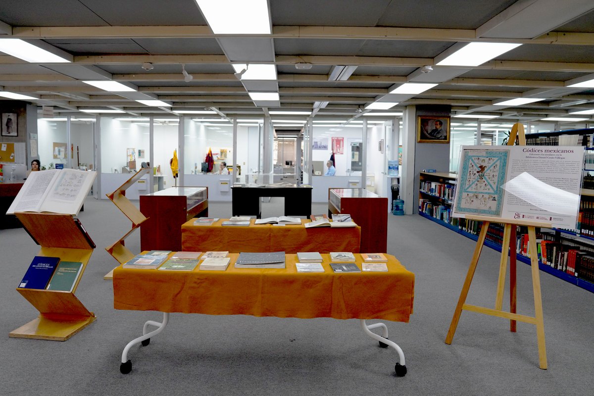 Visita la exposición "Códices mexicanos. Ediciones facsimilares en la Biblioteca Daniel Cosío Villegas, donde se presenta una selección de códices que forman parte de la memoria documental mexicana, pertenecientes a la colección de la <a href="/BiblioColmex/">Biblioteca Colmex</a>. 
📅 Disponible hasta el 10 de