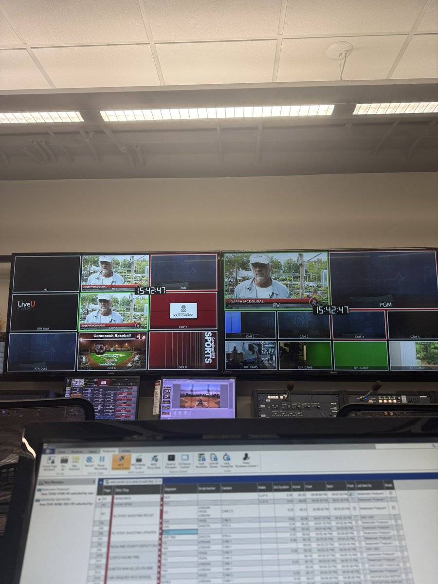 In the best seat in the house! Producing <a href="/USCCarolinaNews/">USC Carolina News & Reporter</a> today at 4 p.m. 🤗🫶📺