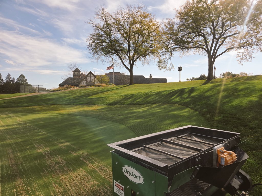 Thank you <a href="/WyattByrdie/">Wyatt Byrd</a> for having the #sodsquad out today!  The course is looking great! <a href="/SodSquadKV/">Kyle Vrotny</a> #dryject