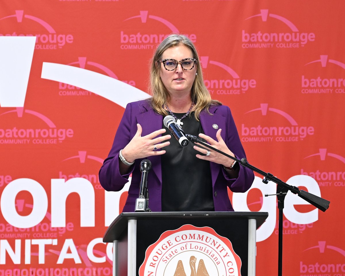 MyBRCC's tweet photo. Today, #MyBRCC, @LAGovJeffLandry Office on Women’s Policy, and the Iris Domestic Violence Center held a press conference at BRCC’s Ardendale campus to announce the Safe Wheels Alliance partnership that will assist survivors of domestic violence in maintaining reliable transportation. 

The pilot program utilizes BRCC students and instructors to repair and maintain vehicles, providing survivors of domestic violence with dependable transportation while giving BRCC students hands-on automotive training that prepares them for their future careers.

#BRCCCares #YourCollegeYourWay