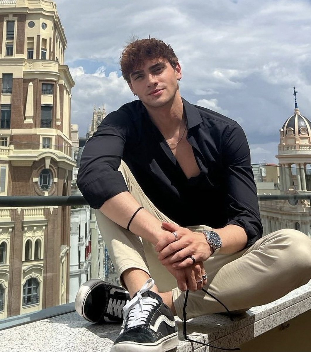 here to remind everyone this picture exists