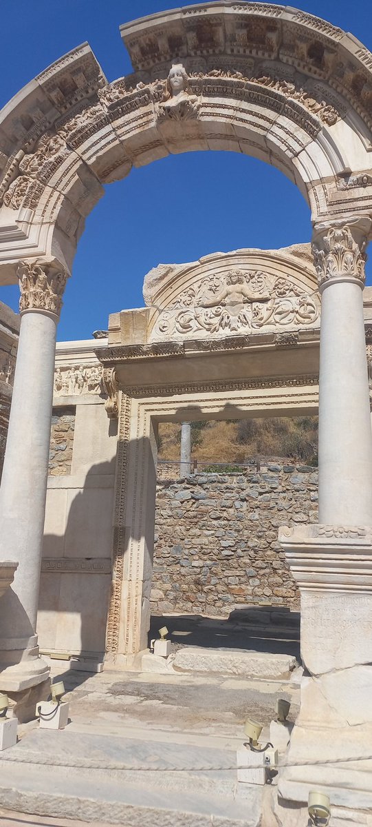 mnvrgrl's tweet image. #EphesusİzmirSelçuk
#Libraryofcelsus
@OnatGo