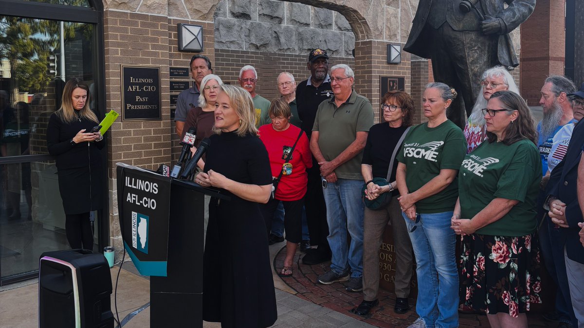 RepNikkiB's tweet image. As we enter the second week of the government shutdown, House Republicans are still refusing to come to the table on a deal. Today, I rallied with @ILAFLCIO, @AFSCME and @AFGENational to call out the pain the GOP is inflicting on working people in my district and across the…