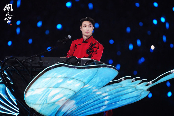 BBHE_'s tweet photo. And Yixing 🥹🦋 https://t.co/Ftal6rqXb9