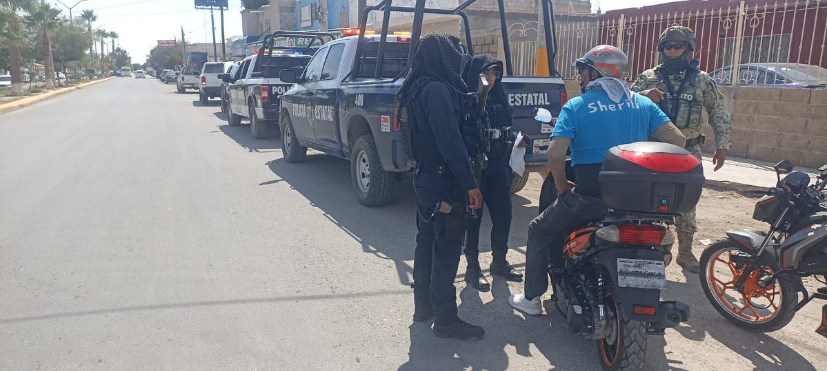 sspdgo's tweet image. #DurangoRenace En Gómez Palacio, Dgo., se llevó a cabo operativo de motocicletas entre las diferentes corporaciones de los tres órdenes de gobierno, realizando la revisión de 21 vehículos de este tipo, asegurando 8 de los mismos por no contar con su documentación. #SSPDgo