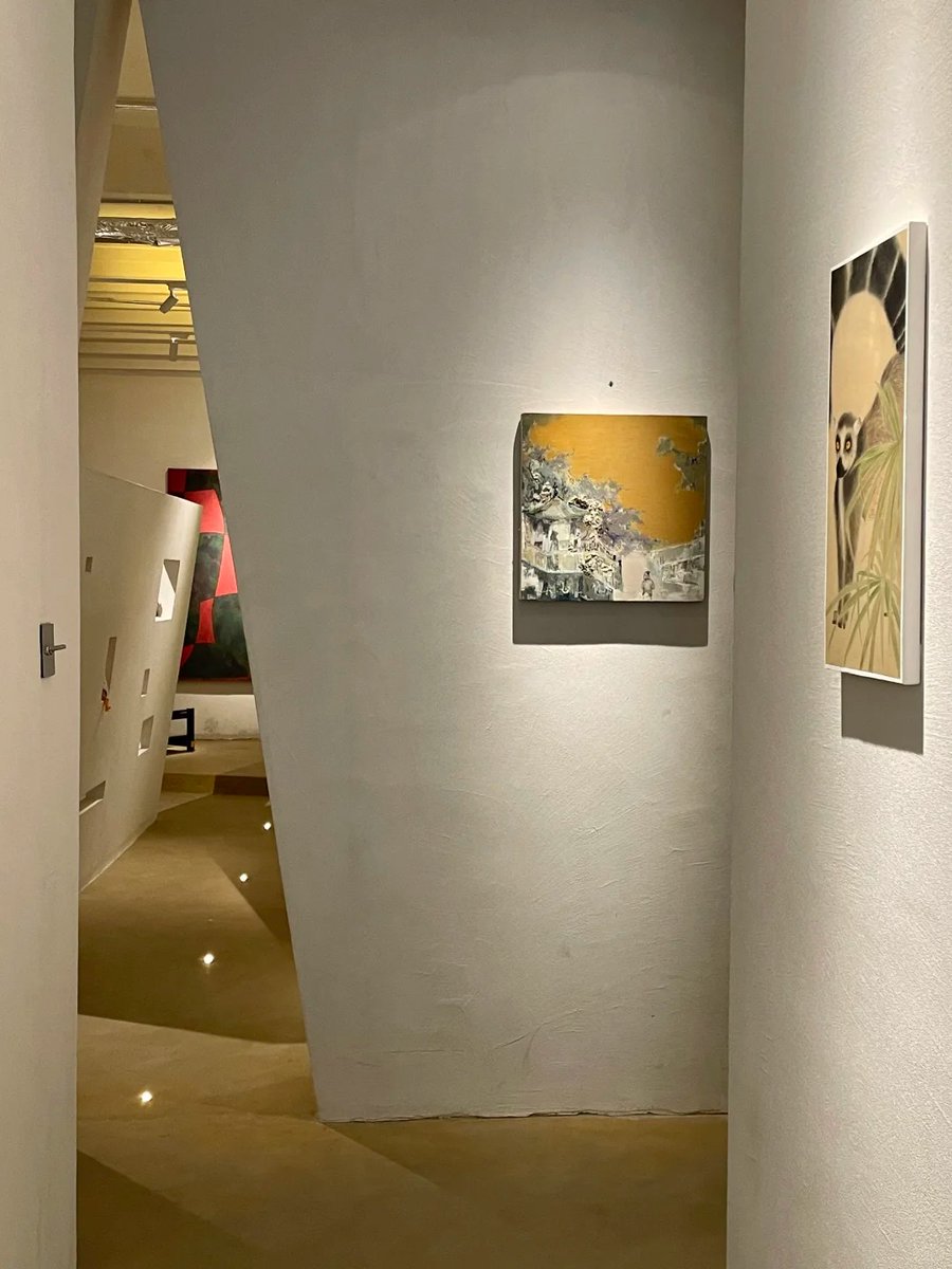 salaminaariel's tweet photo. 🌷🖌️ The gallery lights, the soft colors, the scent of fresh paint, everything felt like a beautiful dream. Sometimes, art says what words never can. 💫🎶 https://t.co/pWRcqHupF1
