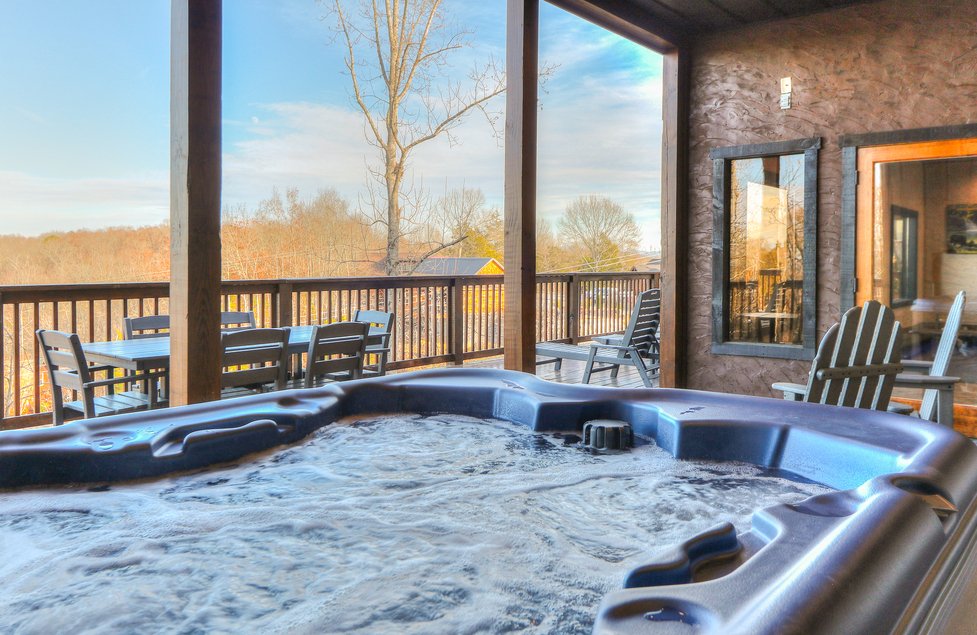 OakHavenResort's tweet photo. A work of art only appreciated in person. Call today to book this luxury lodge at 1-800-652-2611.
https://t.co/WQq1RjGdTH
Conveniently located in Sevierville TN, Close to area attractions, endless dining
options and within a short drive to The Smoky Mountain National Park. https://t.co/sxv6618pey