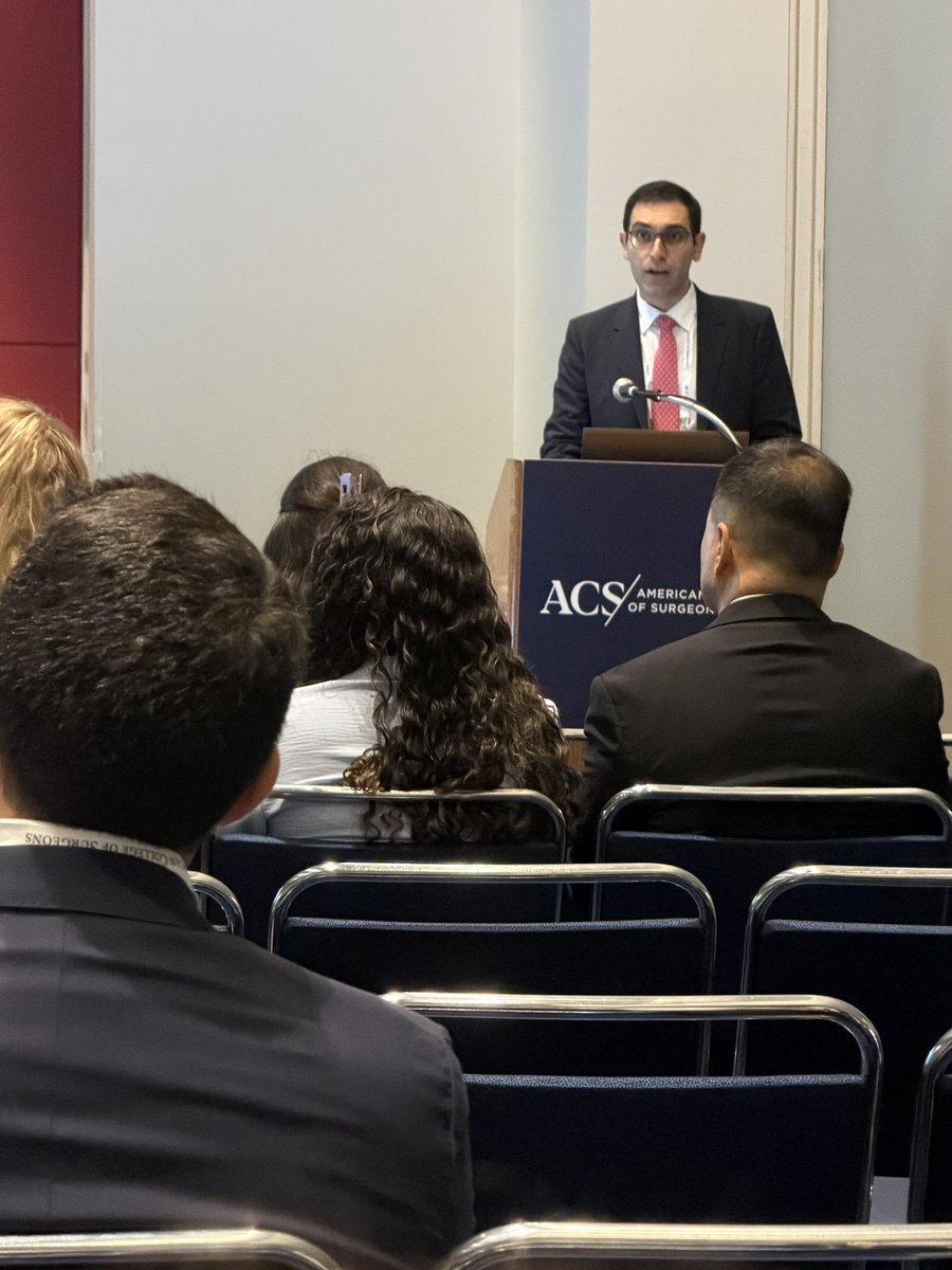 StanfordSurgery's tweet photo. Great to see the latest in Distraction Enterogenesis from the Dunn Lab! Latest data shows it “promotes cecal lengthening and normalizes over time.” @stanfordPedSurg #ACSCC25 https://t.co/IrU9LIDXf9