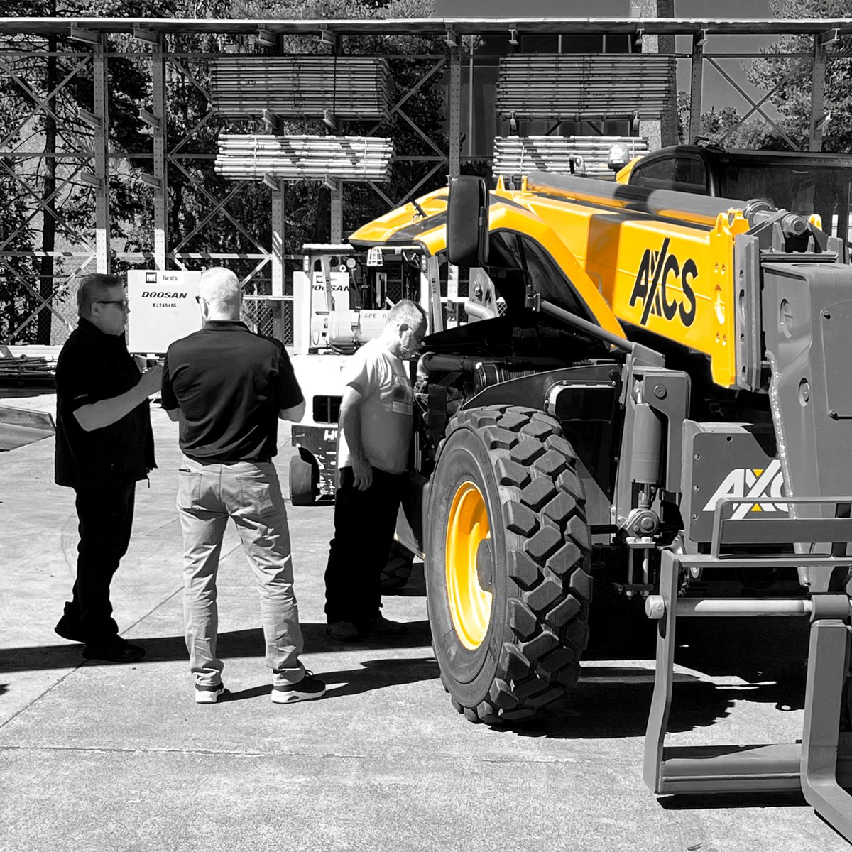 AXCS_Equipment's tweet photo. 🔥 Big reach. Big lift. Big results. 🔥

See what the AXCS Telehandler lineup can do for you. Want a demo? Message us today.

👉 https://t.co/0DPGwE6Epy

#AXCS #Telehandlers #HeavyEquipment https://t.co/LdqJQ3vajp