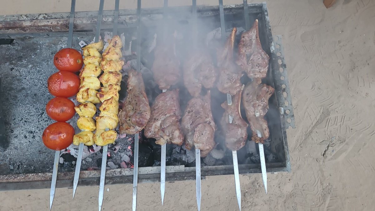 به یاد گرسنگان غزه. جای دوستان خالی‌. شما برای قحطی زدگان غزه چه کار کردید؟