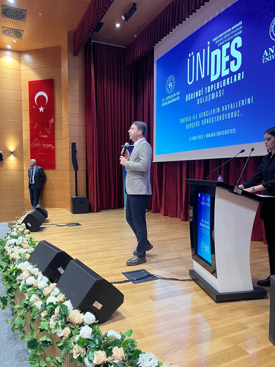 🎓 ÜNİDES kapsamında öğrenci topluluklarımızla bir araya geldik.

Rektör Yardımcımız Prof. Dr. Hatice Bakkaloğlu’nun katılımıyla, Gençlik Hizmetleri Genel Müdürü Dr. Enes Efendioğlu gençlerimize bilgilendirmelerde bulundu.

<a href="/AnkaraUni/">Ankara Üniversitesi</a> 
<a href="/necdetunuvar/">Necdet Ünüvar</a> 
<a href="/GSBgenclik/">Gençlik Hizmetleri</a>
<a href="/enes_efendioglu/">Dr. Enes Efendioğlu</a>