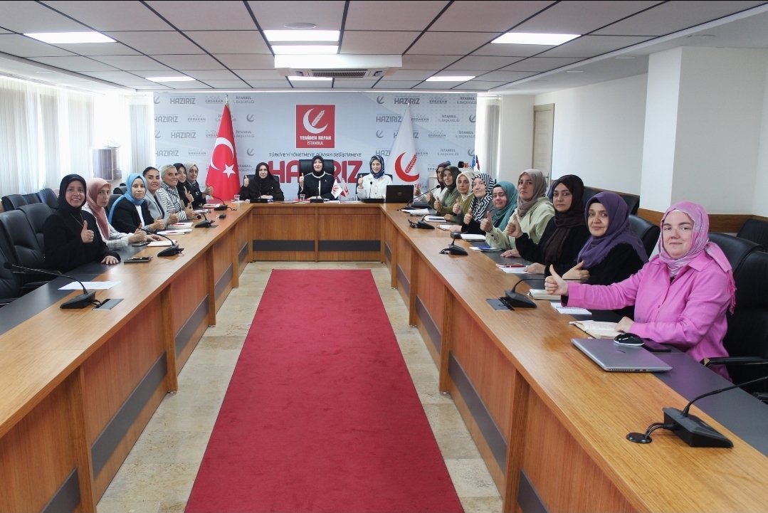 refahkadinist's tweet photo. Yeniden Refah Partisi İstanbul İl Kadın Kolları olarak;

İl Başkanımız Sn.Setenay KANAR Hanımefendinin riyasetinde gerçekleştirdiğimiz haftalık toplantımızda, teşkilat çalışmalarımız  değerlendirildi.

Alınan kararlar hayırlara vesile olsun.

#FatihErbakan
#YenidenRefahPartisi https://t.co/WXXZCEftJP