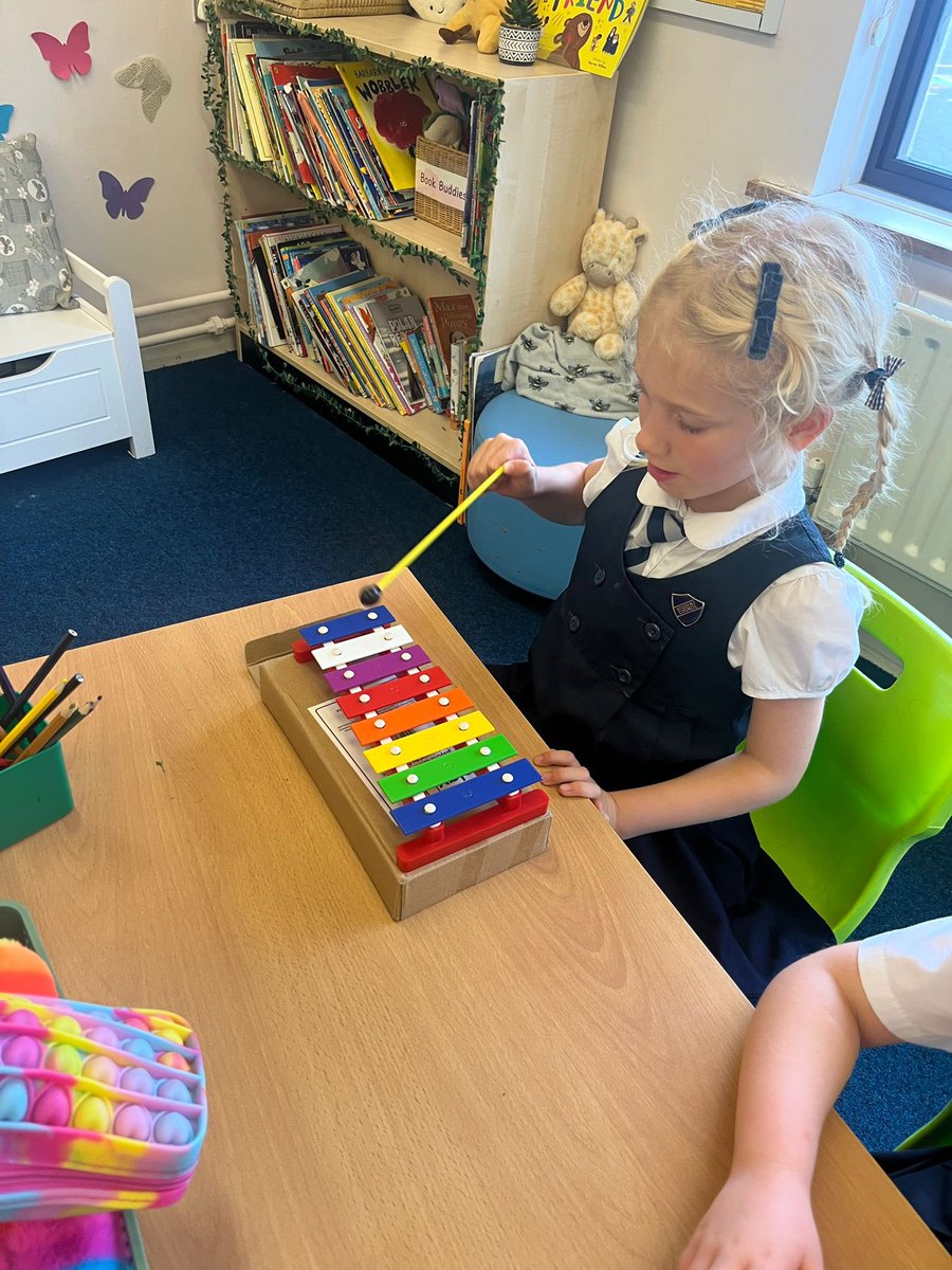 StWilfridsAng's tweet photo. Pagham Class learning to play a tune on the glockenspiel. 🎶 https://t.co/X1krMZ5NU7