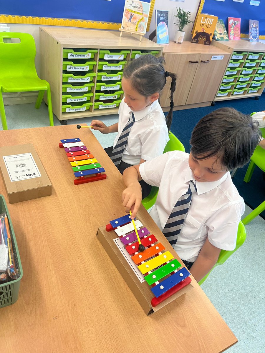 StWilfridsAng's tweet photo. Pagham Class learning to play a tune on the glockenspiel. 🎶 https://t.co/X1krMZ5NU7
