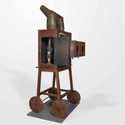 RealPreCinema's tweet photo. The Fantoscope Müller referred to was not a Phantasmagoria device, but a #stroboscopic disk apparatus, derived from Joseph Plateau’s Phenakistiscope of 1832. By the 1840s, physicists and physiologists often renamed and repurposed Plateau’s invention a #Fantaskop, but #Stroboscope, and #OptischesZoisotrop were all used interchangeably. 

Müller employed such rotating disks in experiments on wave interference and retinal after images. His goal was to explore how the visual system integrates rapid periodic stimuli. Essentially, the physiology of flicker and apparent motion. 

Müller’s monograph ‘On Imaginary Apparitions’  was published in 1826. His theory stated that the eye was a sensory system that reacts to external #opticalstimuli but also, can be excited by internal stimuli that we imagine. Advertisers understand this very well.