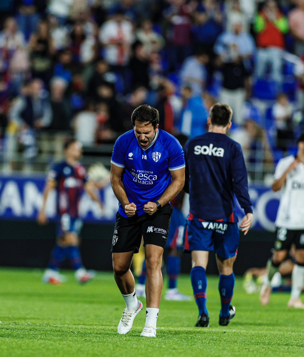 pelloalkain's tweet photo. Sufrir cuando hay que sufrir, y celebrar cuando hay que celebrar!

❤️💙🫂🔋⚽️ https://t.co/z0iiAuM843