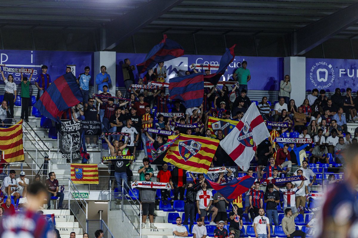 pelloalkain's tweet photo. Sufrir cuando hay que sufrir, y celebrar cuando hay que celebrar!

❤️💙🫂🔋⚽️ https://t.co/z0iiAuM843