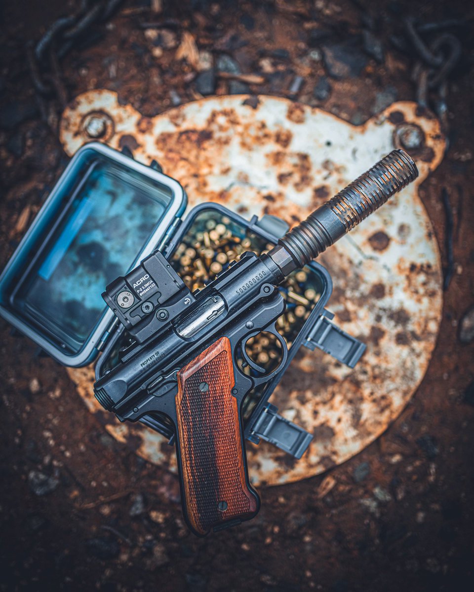 Firearms_Depot's tweet image. Classy and quiet — suppressed .22LR pistol with a red dot: whisper-quiet precision for refined plinking. 🔇✨ #22LR #Suppressor #RedDot #Plinking #EDC