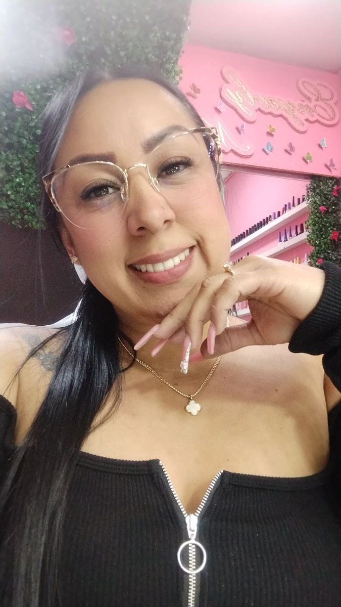 SoyCristal11's tweet photo. Holii! 😘😘 https://t.co/YMi9XUVPxw