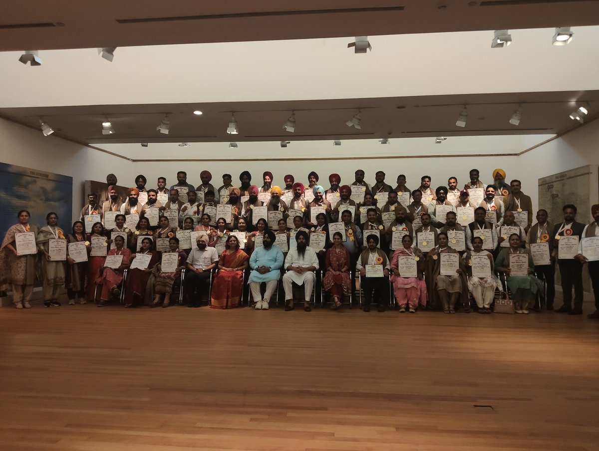 JSaini62525's tweet photo. World Teachers' Day – 5th October ✨Honored to be one of the 71 teachers selected from across Punjab for the State Teacher Award, presented at Khalsa Virasat , Shri Anandpur Sahib by Respected S. Harjot Singh Bains, Sardar Malvinder Singh Kang, and Anindita Mitra Ji. https://t.co/EKot8dnSdm