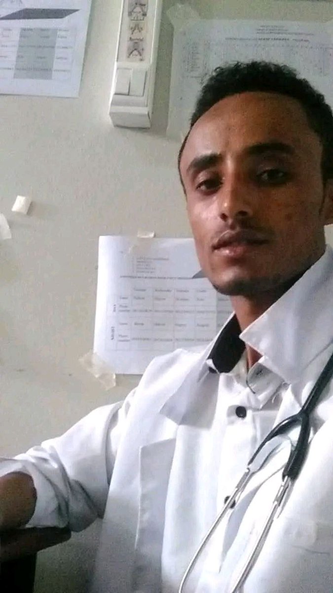 ነብዩ (@neby_g) on Twitter photo 🚨 <a href="/AbiyAhmedAli/">Abiy Ahmed Ali 🇪🇹</a> regime soldiers execute health professional Wudneh Andargachew in Rebu-Gebeya, Amhara Region, after three weeks of detention and torture. 🚨 <a href="/AbiyAhmedAli/">Abiy Ahmed Ali 🇪🇹</a> regime soldiers execute health professional Wudneh Andargachew in Rebu-Gebeya, Amhara Region, after three weeks of detention and torture.