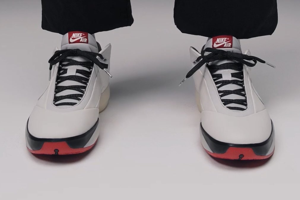 SoleRetriever's tweet image. FIRST ON-FOOT LOOK: Air Jordan 40 “GO” ⚪️⚫️🔴

🗓️ Holiday 2025
📝 IQ4087-100
🎨 Sail/White-Black-Varsity Red
💵 $205