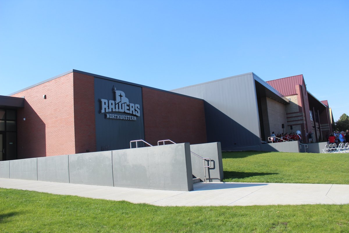 Last Friday we celebrated the dedication of Northwestern College’s Den Hartog Athletic Complex! The new state-of-the-art facility supports the growing athletics program with a new football locker room, coaches’ offices, and 140-seat team room while highlighting Raiders pride.